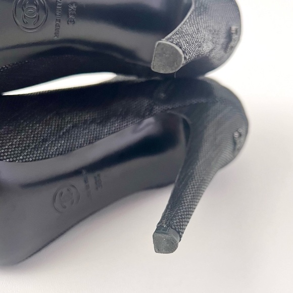 CHANEL | Cap Toe Black Leather Metallic Booties Interlocking CC Logo High Heel - Picture 12 of 13